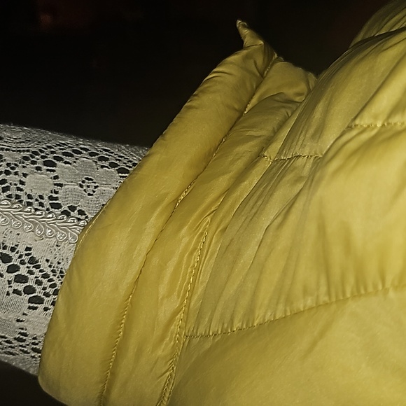 Benetton Yellow Puffer Jacket - Picture 9 of 11